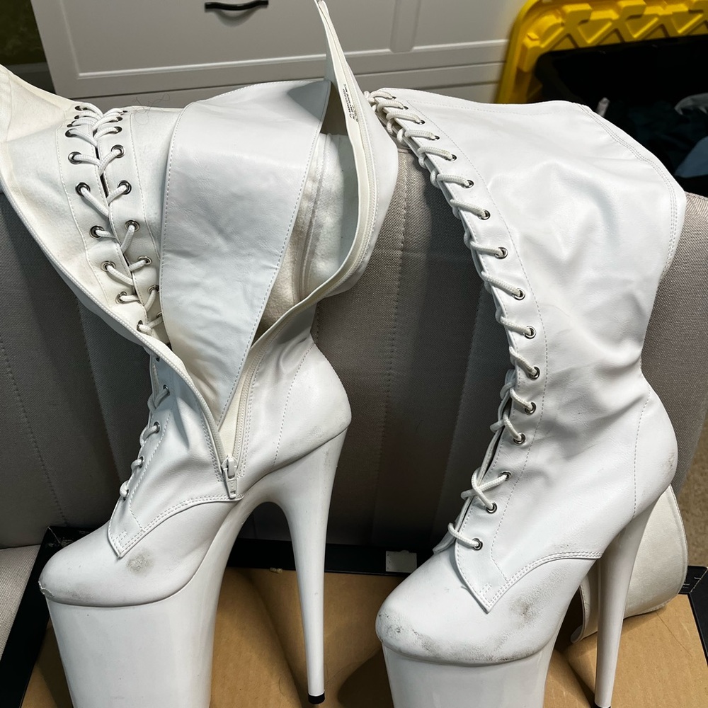 Pleaser White Lace-Up Platform Heeled Boots